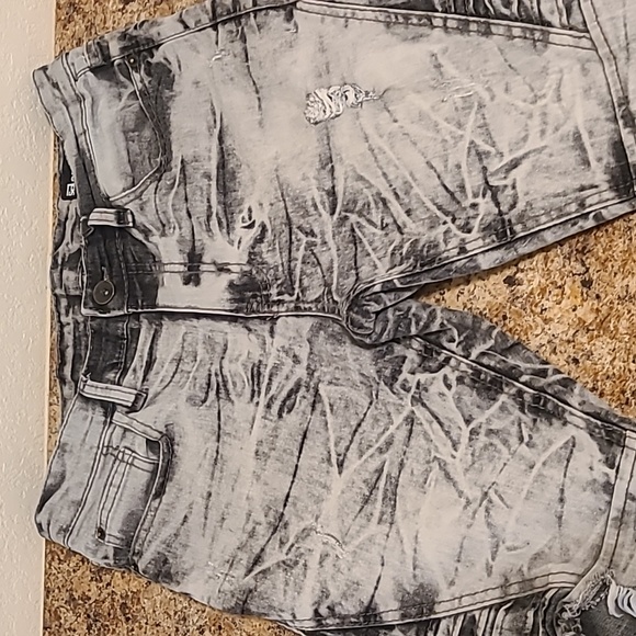 Ripped Skinny Jeans - Picture 1 of 6